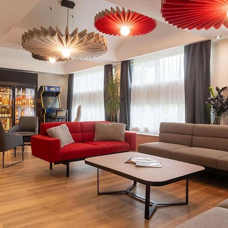 Ibis Lyon Est Bron Hotell Exteriör bild