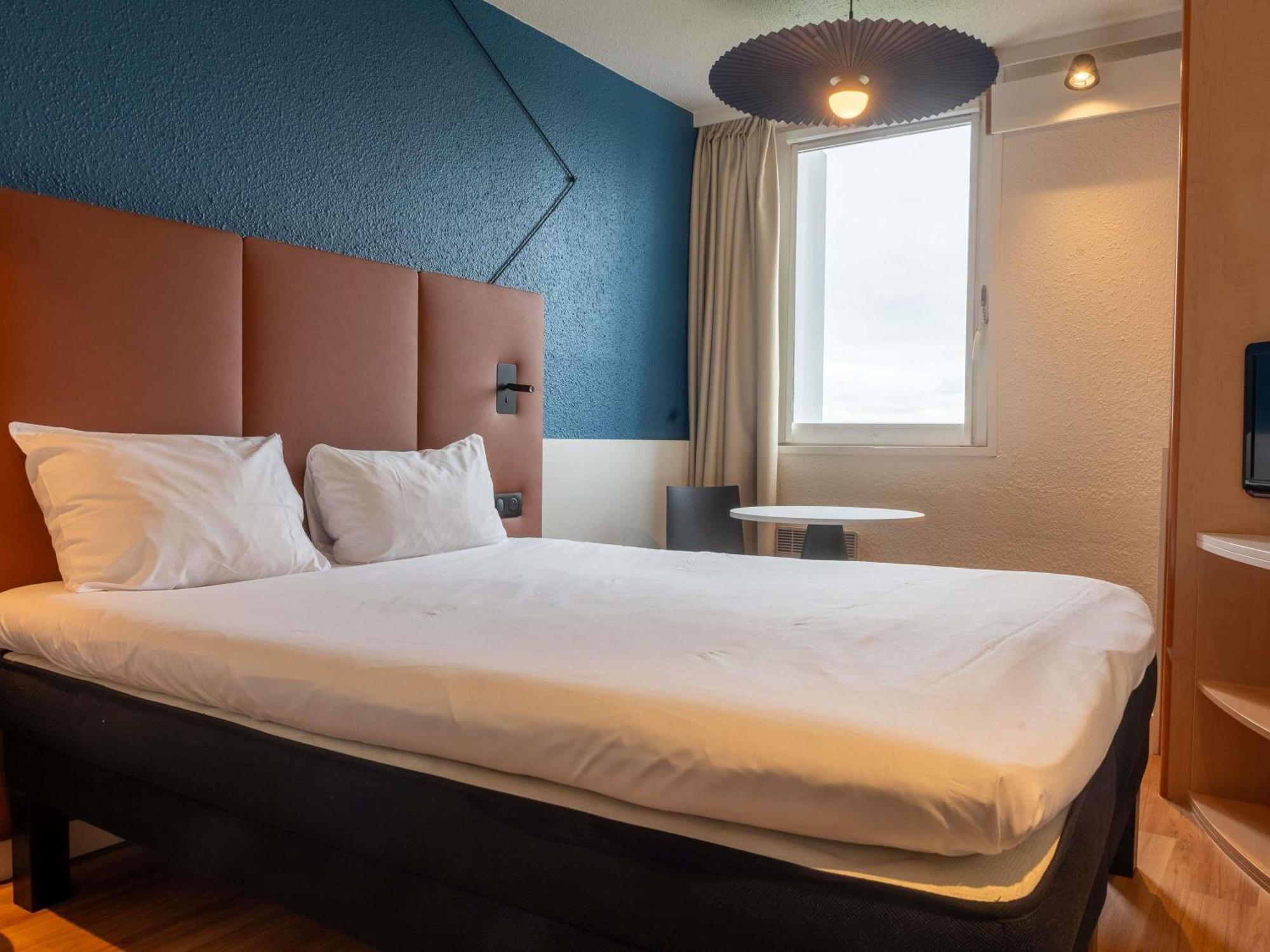 Ibis Lyon Est Bron Hotell Exteriör bild